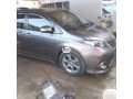 toyota-sienna-2011-small-0