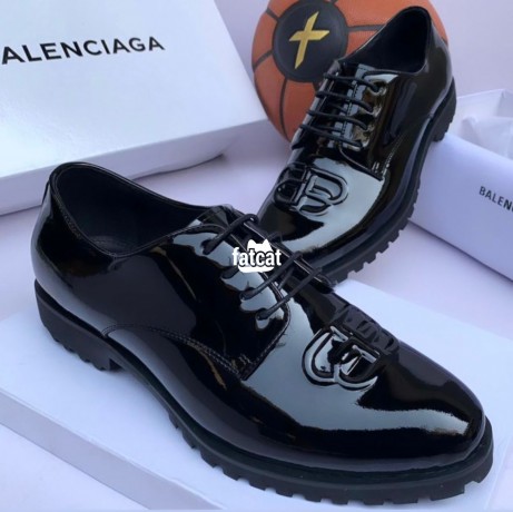 Balenciaga Croco Effect Leather Derby Shoes with Lettering Logo men   Glamood Outlet
