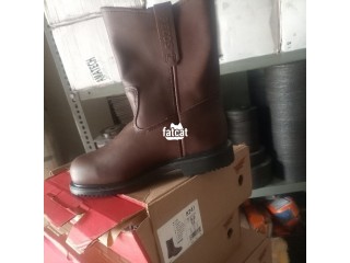 Safety boot red wings