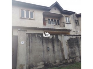 A duplex of 4 bedroom with a unit of 3 bedroom up and down for Sale