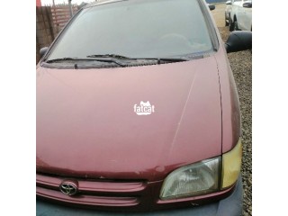 Distress sale_Nigerian Used 1999 Sienna for sale in Abuja