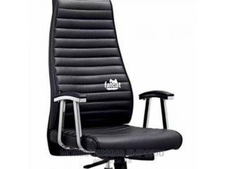 Unique Executive reclining swivel office chair.