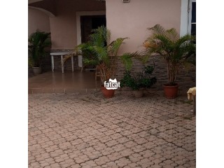 A 5 bedroom flat available for sale in narayi high cost