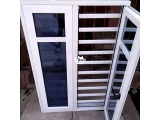 Aluminium casement window