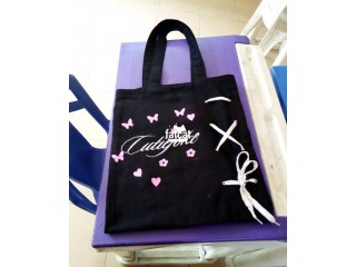 Tote bags in different colors and designs