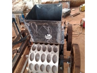 Briquettes cube moulding machine