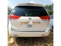 used-toyota-sienna-2011-small-5