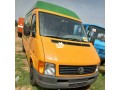 volkswagen-bus-2000-small-0