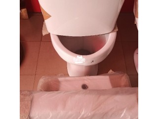 Complete set of TWyford W/C mini toilet seater