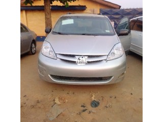 Toyota Sienna 2007 Model