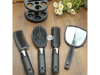 Set of hair comb with mirror
