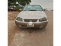 toyota-camry-2000-small-0