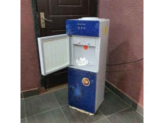 Skyrun hot and cold water dispenser