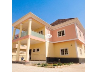 Tastefully built 4 bedrooms detached duplex with bq